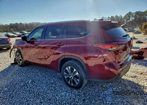 2022 Toyota Highlander Xle z USA, uszkodzony, nr VIN 5TDGZRAH7NS115809